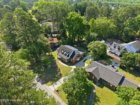 405 Cedarhurst Road Greenville NC 27834