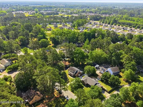405 Cedarhurst Road Greenville NC 27834