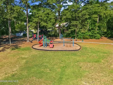 405 Cedarhurst Road Greenville NC 27834