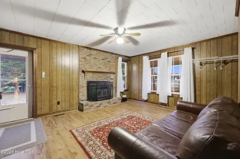 631 Selwin Road Belvidere NC 27919