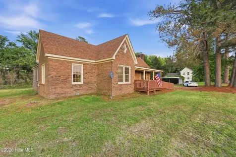 631 Selwin Road Belvidere NC 27919
