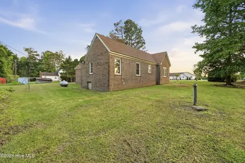 631 Selwin Road Belvidere NC 27919