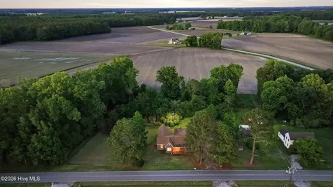 631 Selwin Road Belvidere NC 27919