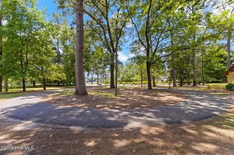 2006 W Broad Street Elizabethtown NC 28337