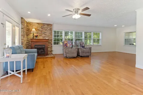 2006 W Broad Street Elizabethtown NC 28337