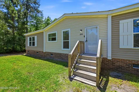 214 Ola Belle Road Burgaw NC 28425