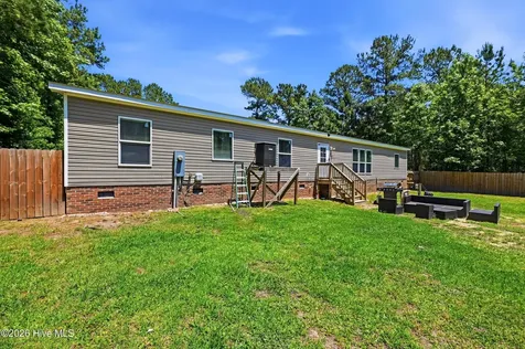 214 Ola Belle Road Burgaw NC 28425