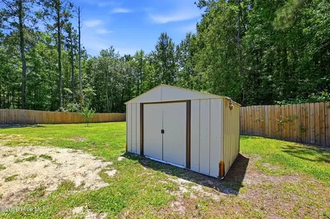 214 Ola Belle Road Burgaw NC 28425