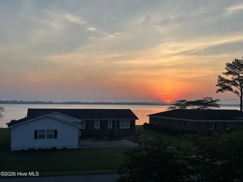215 Bayshore Drive Elizabeth City NC 27909