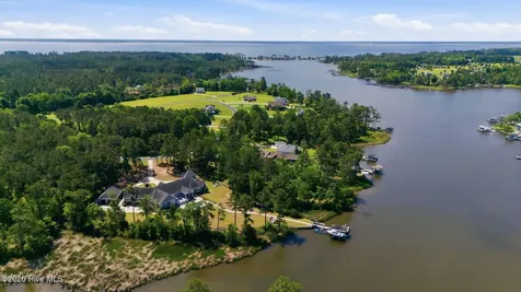 310 Southern Plantation Drive S Oriental NC 28571