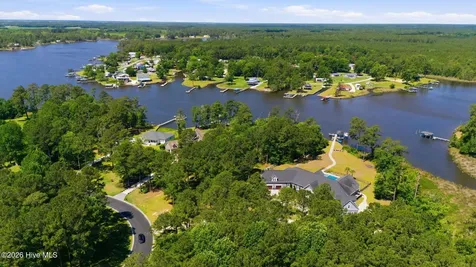 310 Southern Plantation Drive S Oriental NC 28571