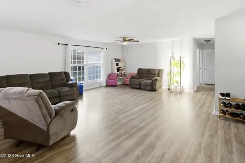 607 Oakwood Avenue Jacksonville NC 28546