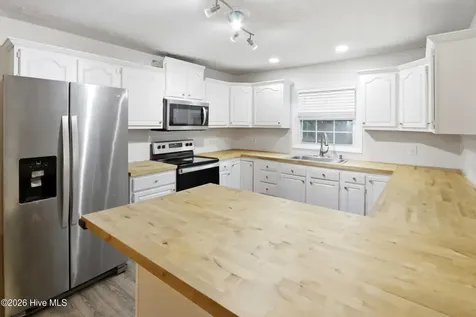 607 Oakwood Avenue Jacksonville NC 28546