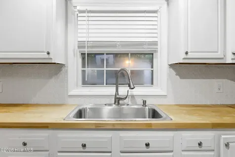 607 Oakwood Avenue Jacksonville NC 28546