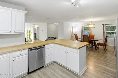 607 Oakwood Avenue Jacksonville NC 28546
