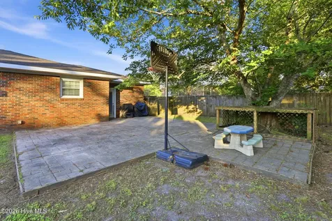 607 Oakwood Avenue Jacksonville NC 28546