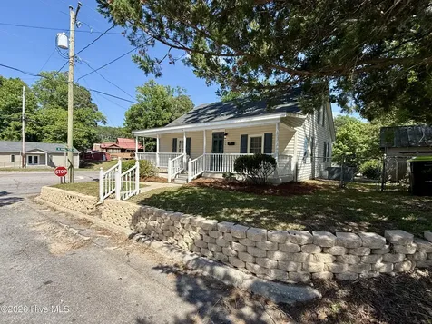 101 Cherry Street Williamston NC 27892