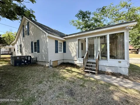 101 Cherry Street Williamston NC 27892