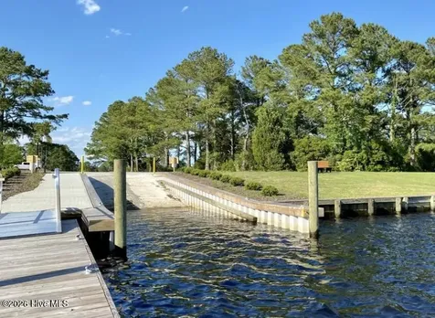 808 Black Swan Road New Bern NC 28560