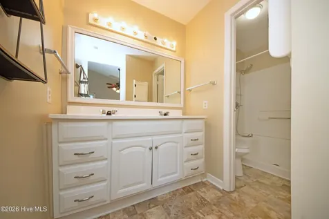 186 Raintree Circle Jacksonville NC 28540