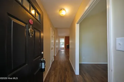 186 Raintree Circle Jacksonville NC 28540