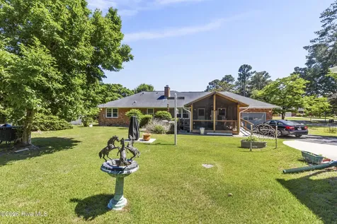 312 Rockledge Road New Bern NC 28562