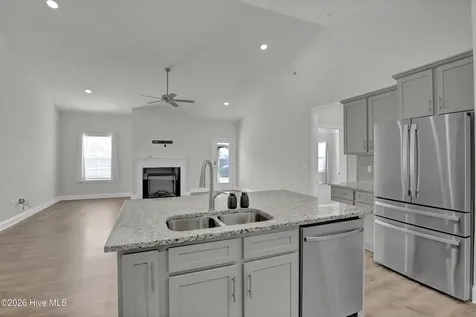 805 Washington Square Richlands NC 28574