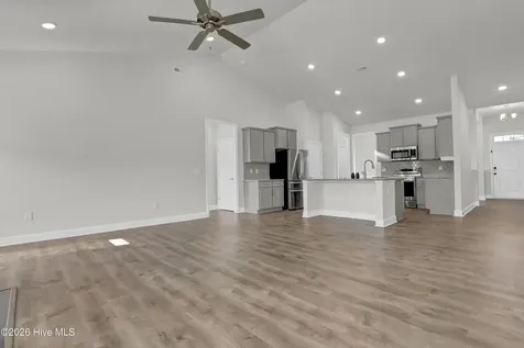 805 Washington Square Richlands NC 28574