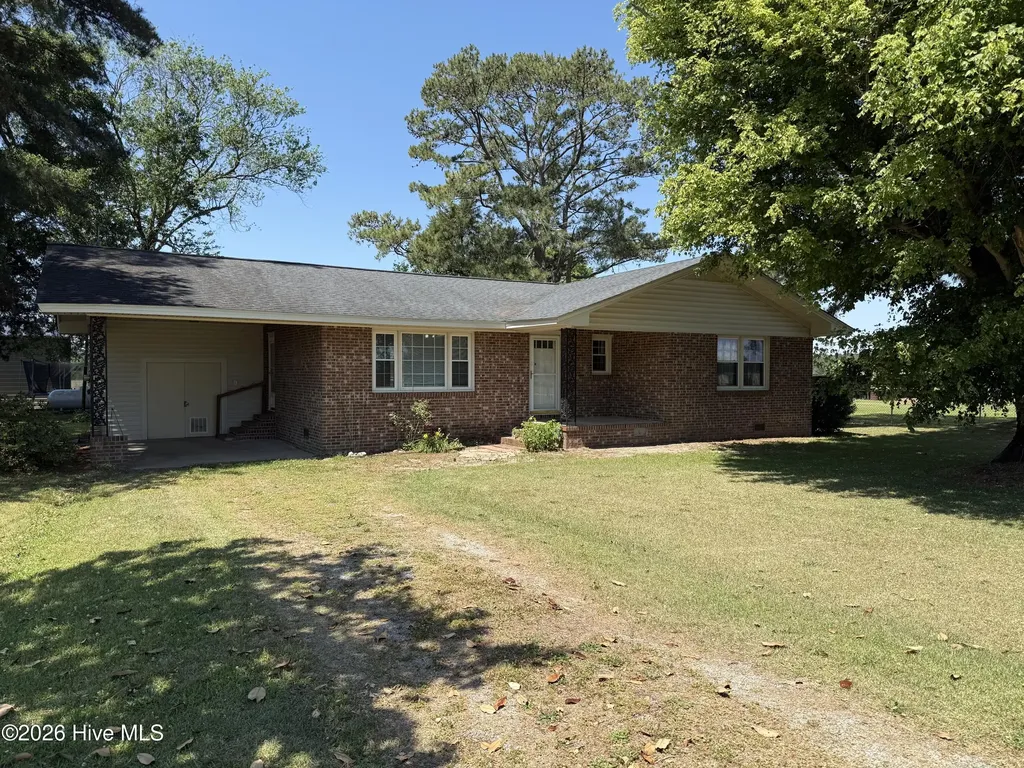 2042 Pinetops-crisp Road Pinetops NC 27864
