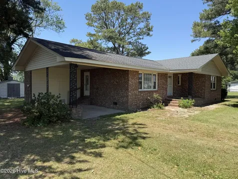2042 Pinetops-crisp Road Pinetops NC 27864