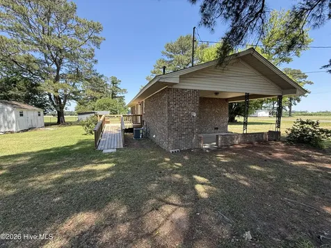 2042 Pinetops-crisp Road Pinetops NC 27864