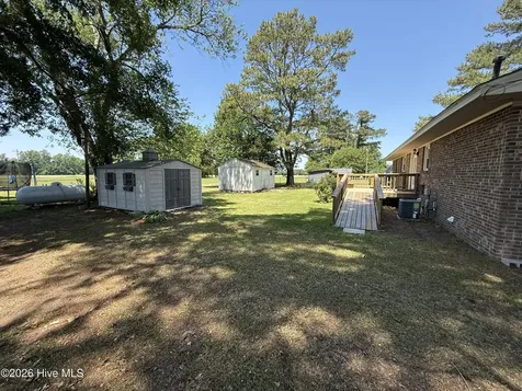 2042 Pinetops-crisp Road Pinetops NC 27864