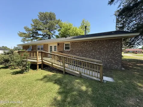 2042 Pinetops-crisp Road Pinetops NC 27864