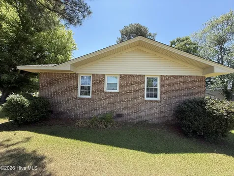 2042 Pinetops-crisp Road Pinetops NC 27864
