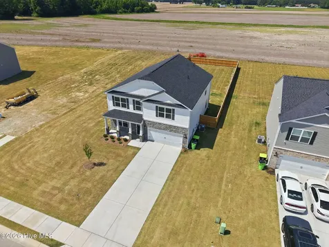 1051 Queensland Lane Ayden NC 28513