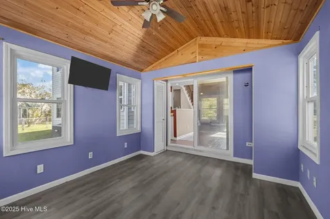 3018 Mandy Lane Morehead City NC 28557