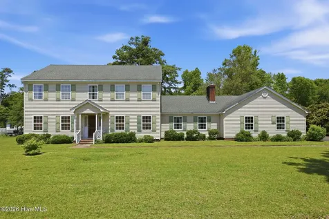 2604 One Iron Street Morehead City NC 28557