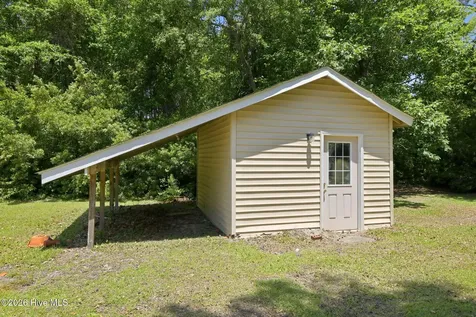 2604 One Iron Street Morehead City NC 28557