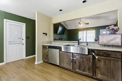 134 Parnell Road Hubert NC 28539