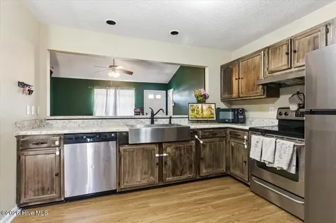 134 Parnell Road Hubert NC 28539