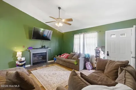 134 Parnell Road Hubert NC 28539