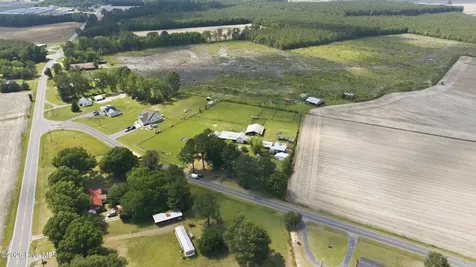 22 Hackley Road Gates NC 27937