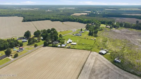 22 Hackley Road Gates NC 27937