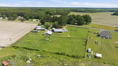 22 Hackley Road Gates NC 27937