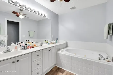 4148 Breezewood Drive Wilmington NC 28412