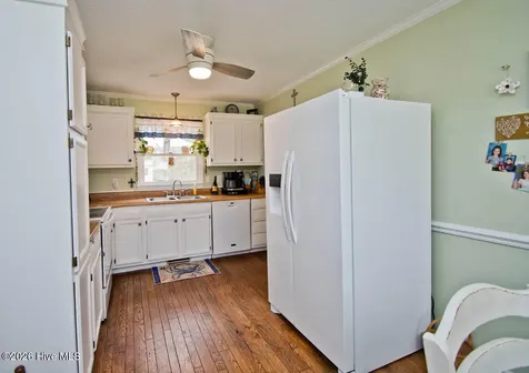 915 Sunset Boulevard Newport NC 28570