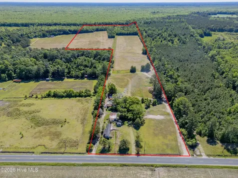 9851 Hallsboro Road S Whiteville NC 28472