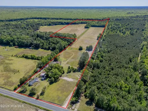 9851 Hallsboro Road S Whiteville NC 28472