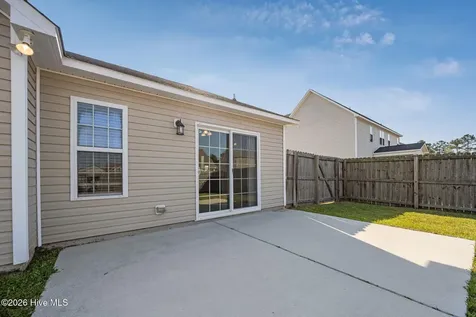 320 Aquamarine Circle Jacksonville NC 28546