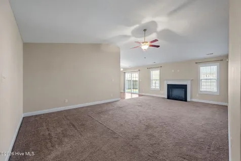 320 Aquamarine Circle Jacksonville NC 28546